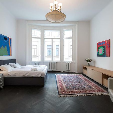 Grand Soho Apartment Wina Bagian luar foto