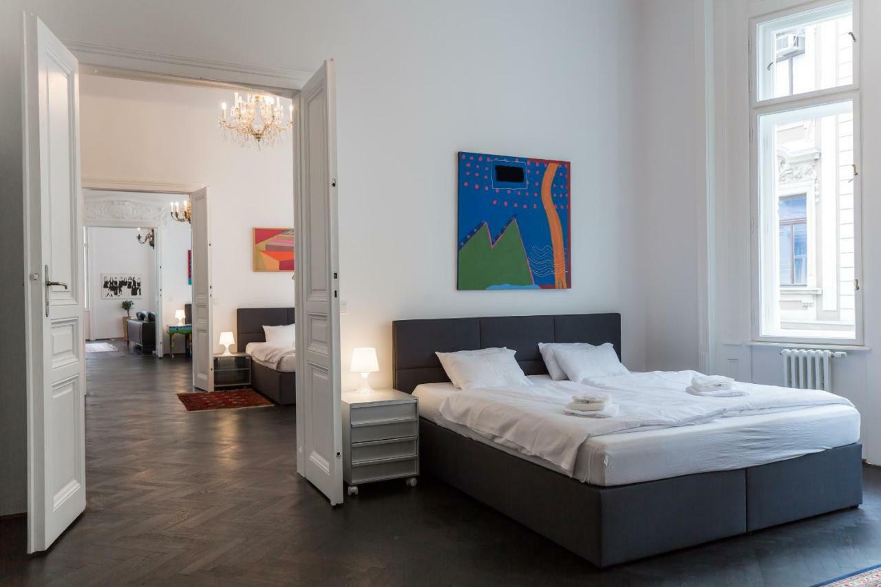 Grand Soho Apartment Wina Bagian luar foto