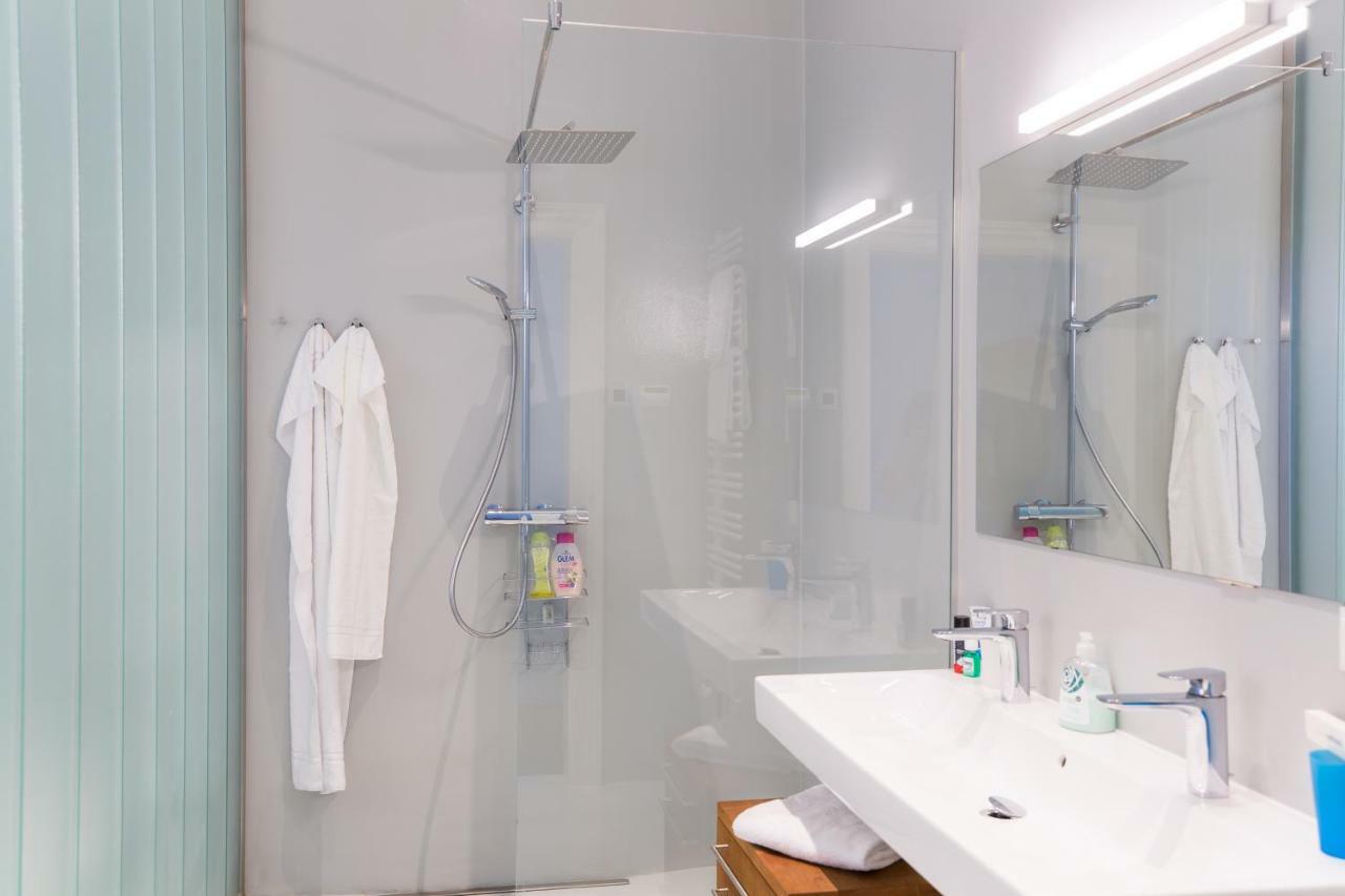 Grand Soho Apartment Wina Bagian luar foto