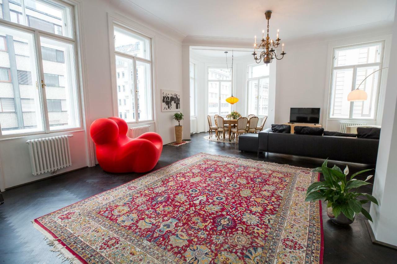 Grand Soho Apartment Wina Bagian luar foto