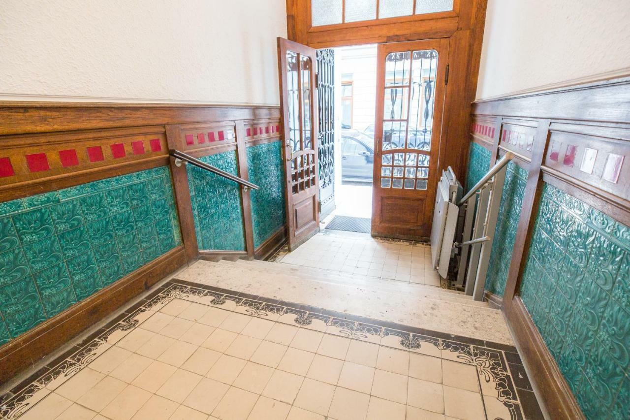 Grand Soho Apartment Wina Bagian luar foto