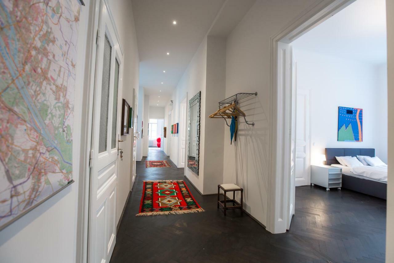 Grand Soho Apartment Wina Bagian luar foto