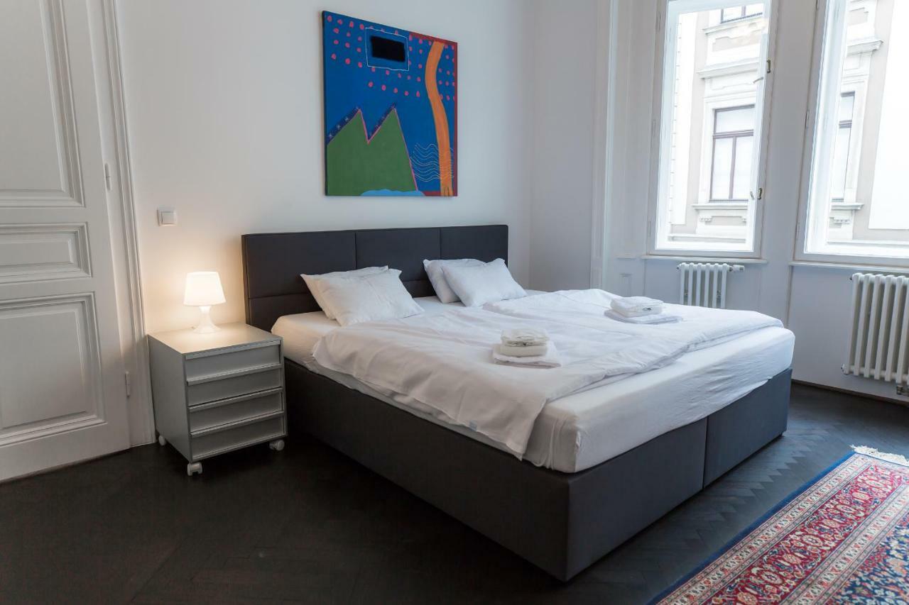 Grand Soho Apartment Wina Bagian luar foto