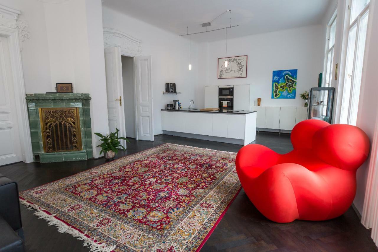 Grand Soho Apartment Wina Bagian luar foto