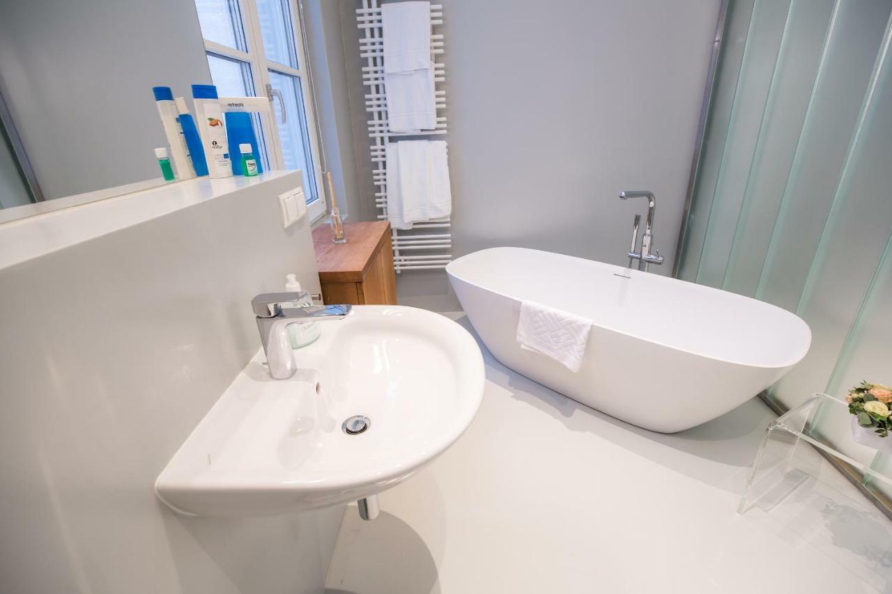 Grand Soho Apartment Wina Bagian luar foto