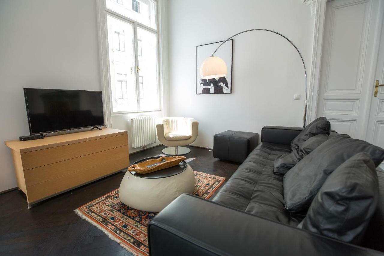 Grand Soho Apartment Wina Bagian luar foto