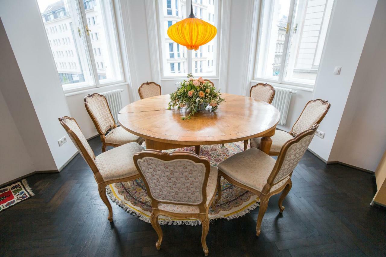 Grand Soho Apartment Wina Bagian luar foto